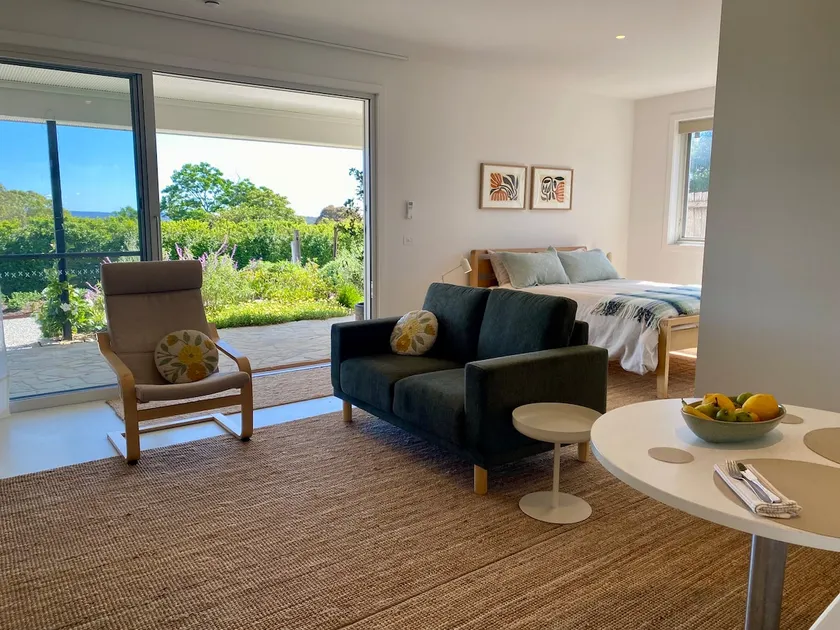 Suite Milton, a quiet studio in the heart of town - Image 1