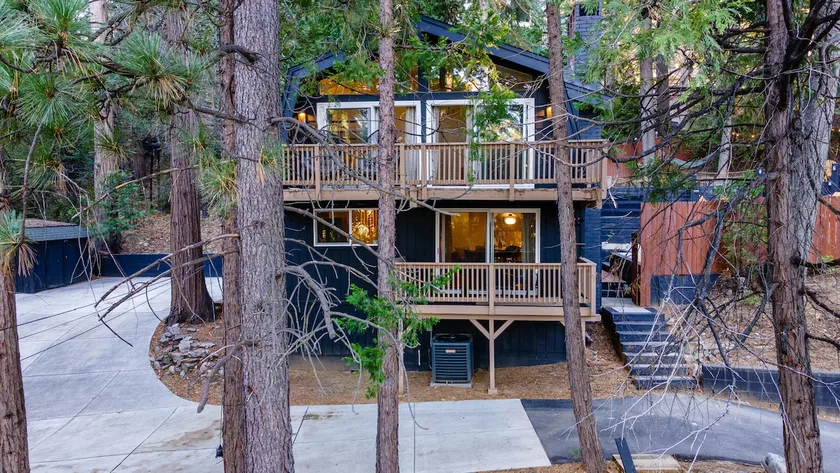 Wisteria Lodge - Image 1