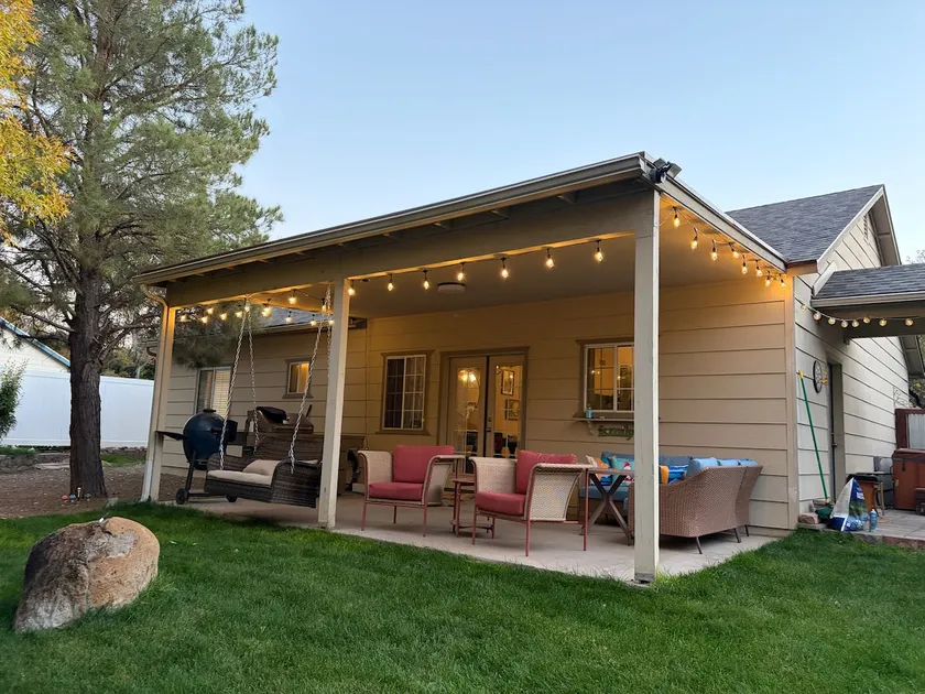 Clear Creek Retreat with jacuzzi on the creek - Image 1