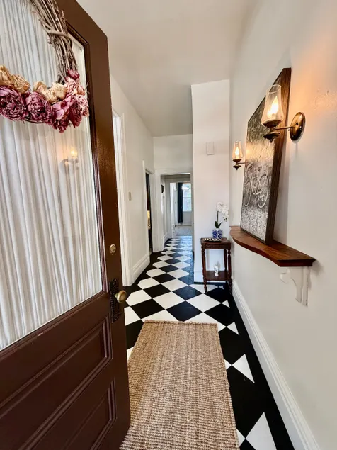 Charming Bellevue Hideaway • 1 BR Retreat - Image 1