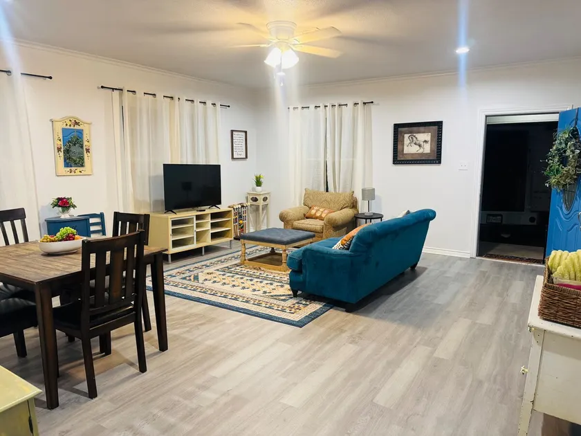 Trevino Bungalow - Image 1