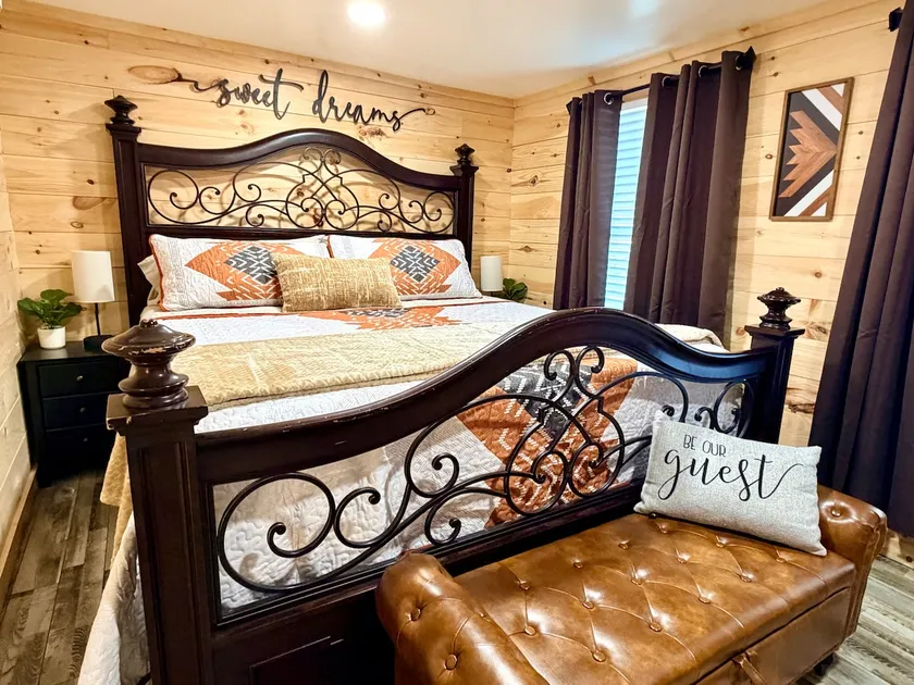 Blueridge Haven - Walking Distance to Downtown - Image 1
