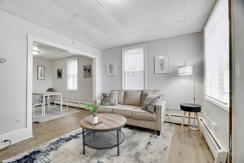 Comfort Dwelling + Modern Selection + Free Parking - Image 1