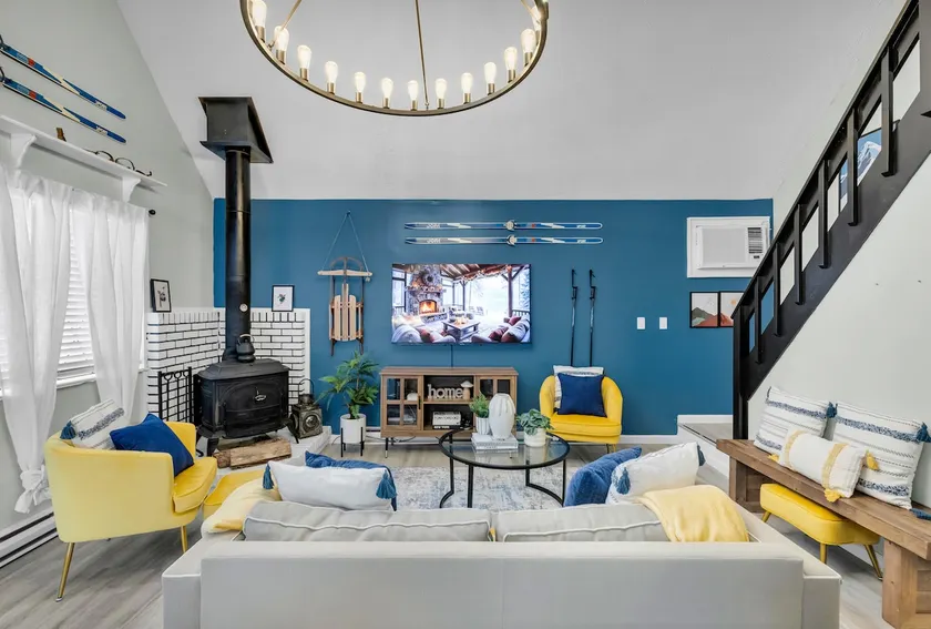 Family Friendly Chalet | Sleeps 10 | Game Lounge - Image 1