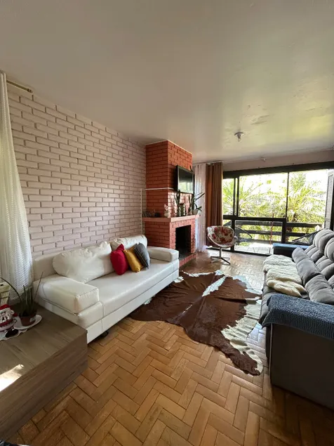 House of flowers room - Image 1
