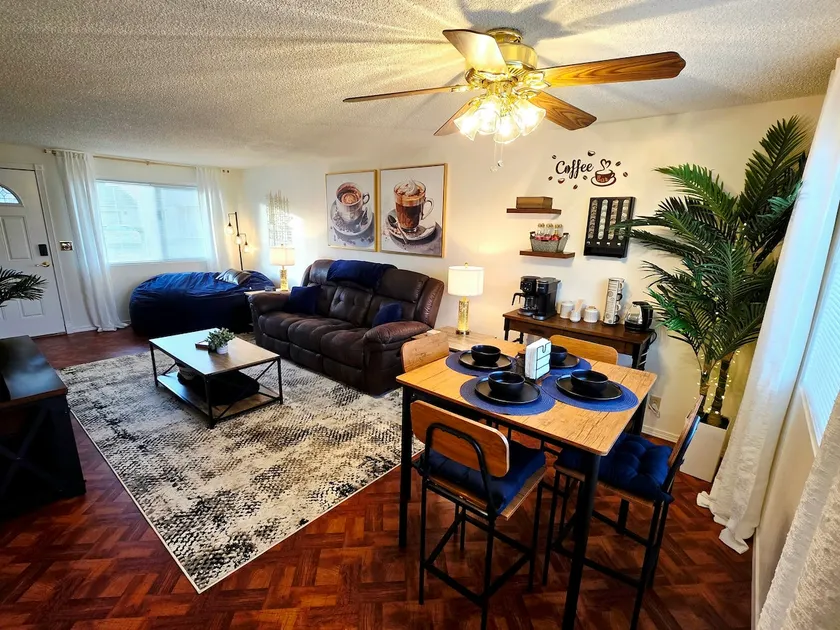 Cozy Luxury - King Bed, Coffee Bar, Sleeps 5 - Image 1