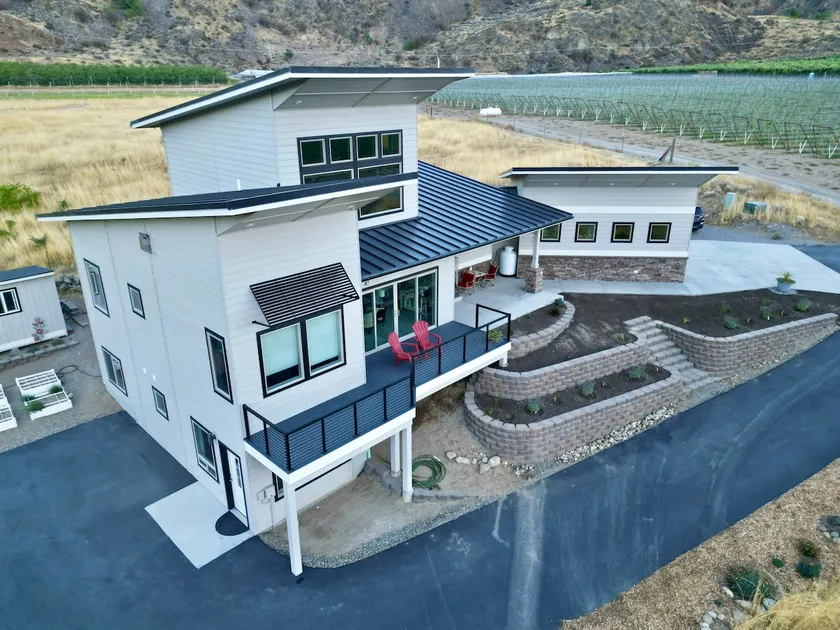 New retreat for 2 between Lk Chelan and Wenatchee - Image 1
