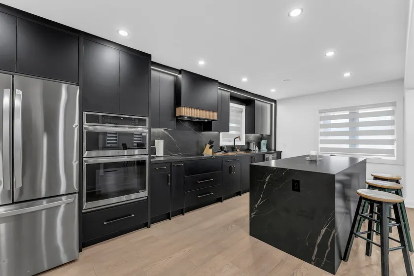 Modern Rustic Stay Near City~Entertainment Escape - Image 1