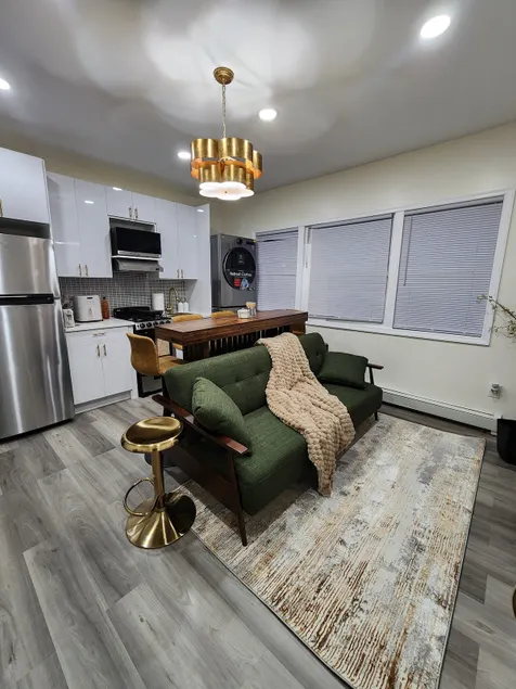 Centrally spot -15 MIN TO NYC-Wi-Fi - Laundry - Image 1