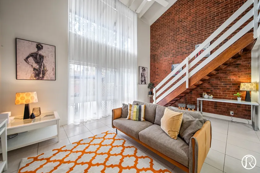 Norwood Urban Sanctuary Condo 2b1b free parking - Image 1
