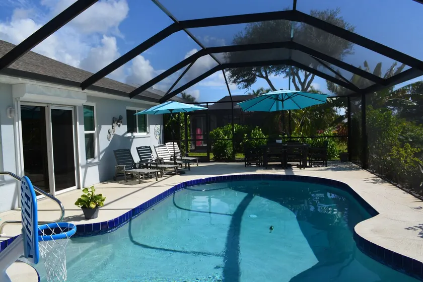 Canal-Front Oasis and Heated Pool - Close to Golf & Beaches - Image 1
