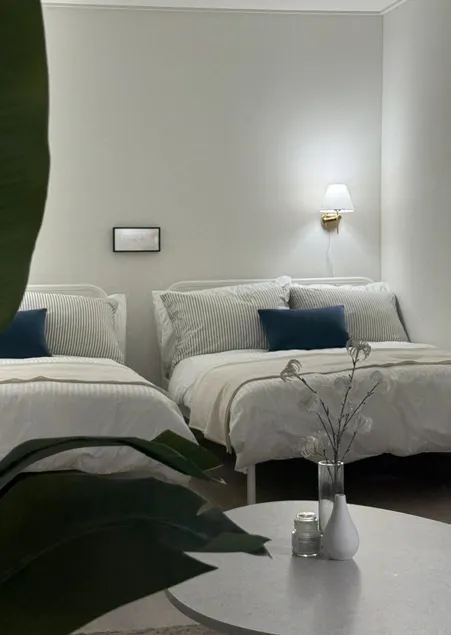 [Open Sale] # Mapo Station # AREX Gongdeok Station # Hongdae · Myeongdong · Jongno · Gangnam # Hotel Bedding # Sensual · Relaxation # Mimem - Image 1