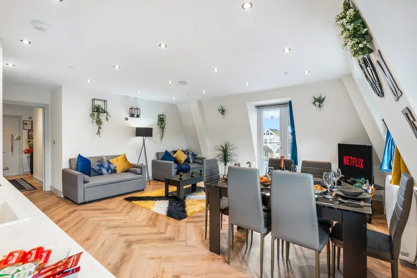 Luxury 1 Bed Apt Central Brighton Private Garden Sleeps 6 - Image 1
