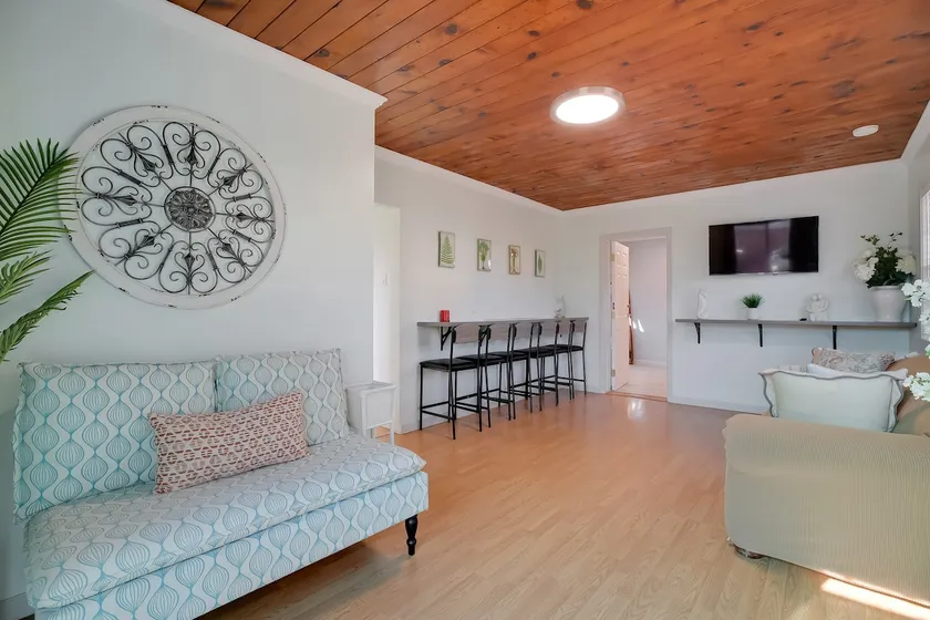 Goodland Blue House - Image 1