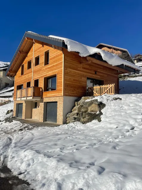Chalet Armande – Cozy stay with stunning views - Image 1