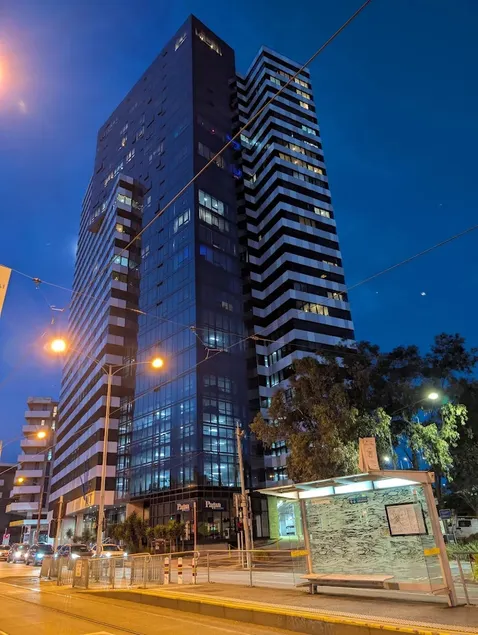 Premium Apartment with Parking - City View! - Image 1