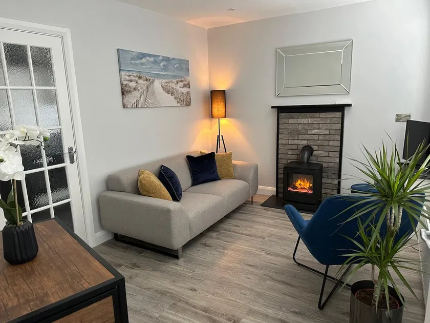 Hunters Lane Hideaway – Coastal Charm - Donaghadee - Image 1