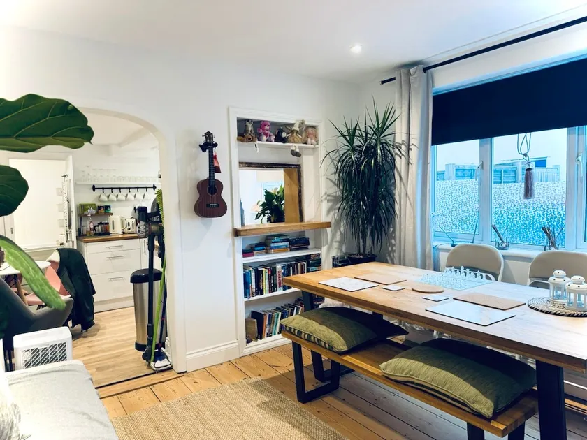 Home from home in Surrey - Pet Friendly - Image 1