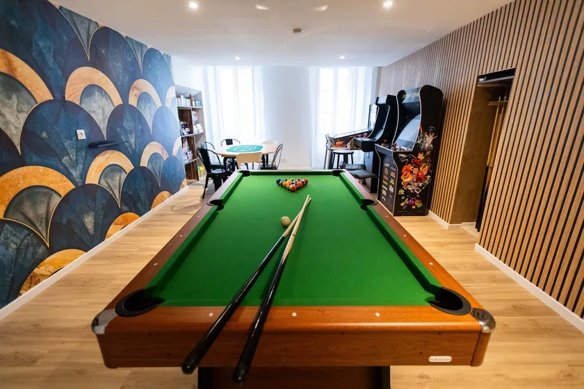 Arcade & Gaming Gite 4 suites / 3 game rooms - Image 1