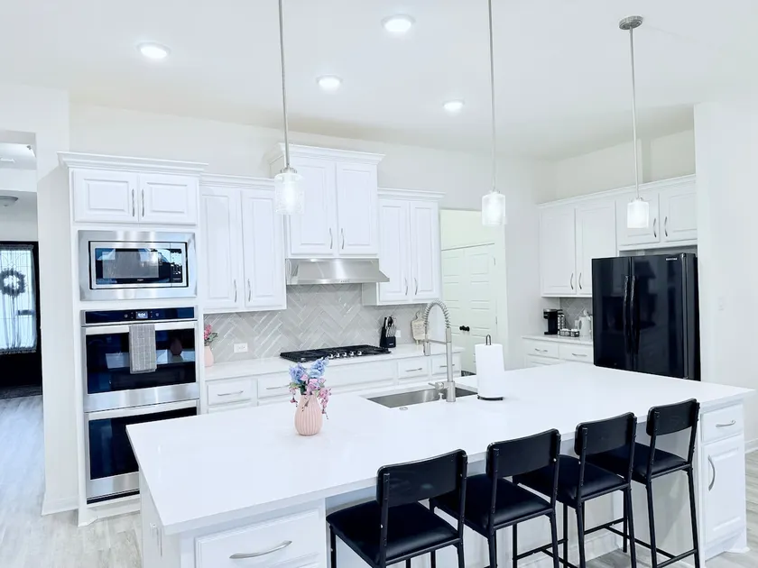 Stone Oak Luxury | Private Elevator | Step-Free - Image 1