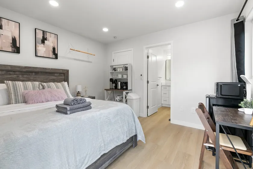 Jane's Home (LW) | Private Guest Suite w Bath+HVAC - Image 1