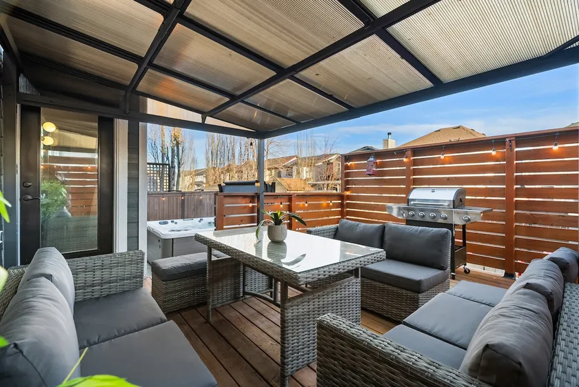 * The Copperleaf Luxury Retreat w/ Hot tub * - Image 1