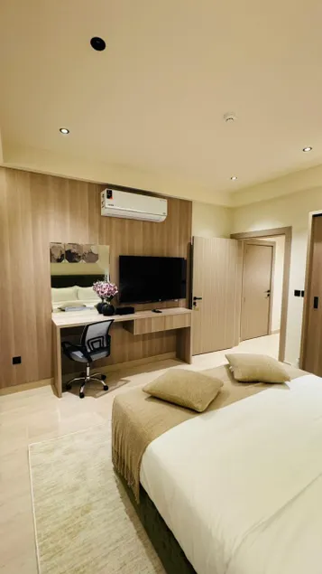Elegant studio with hotel design - Image 1