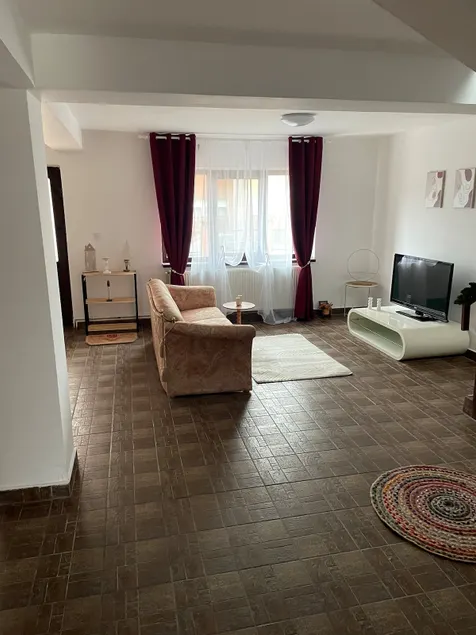 House living room and 4 bedrooms - Image 1