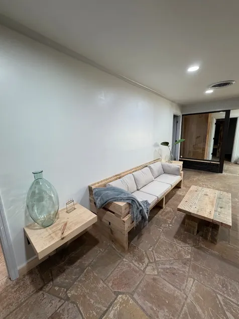 oak&stone - Image 1