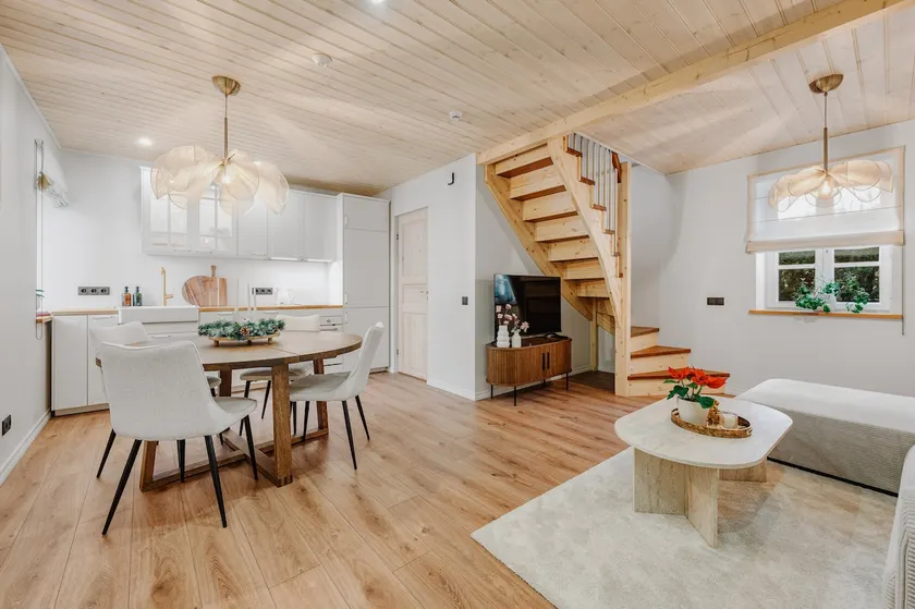 Charming Old Town Cottage · Pets Welcome - Image 1