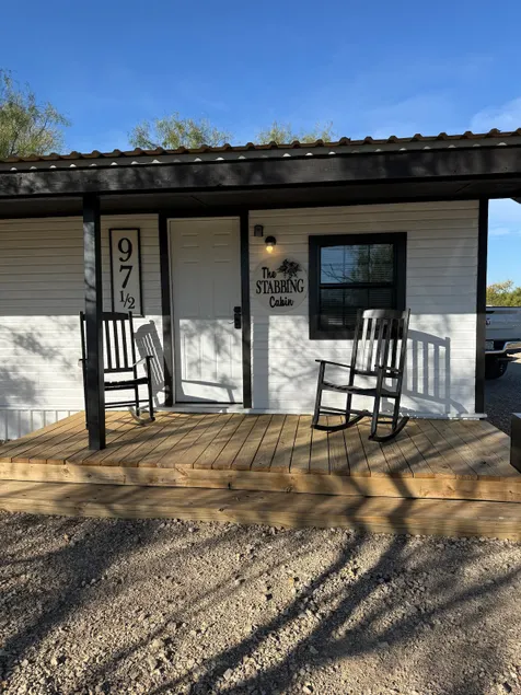 The stabbin cabin - Image 1