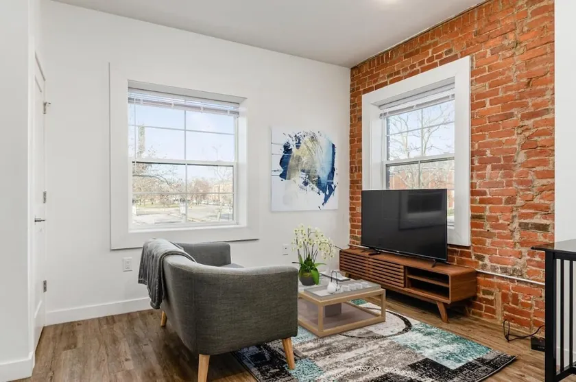 Stylish Home Base in Columbus! - Image 1