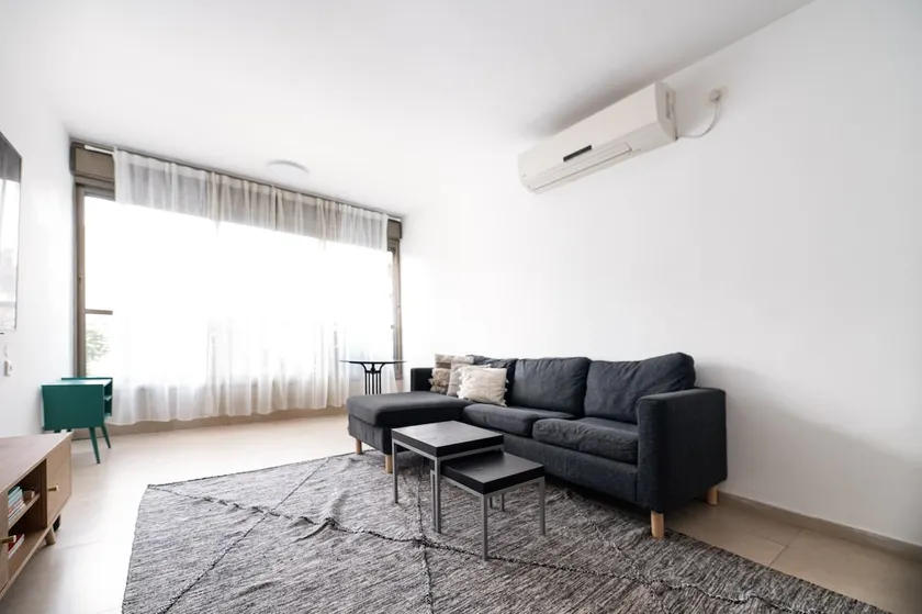 Modern Family Apartment by IsrApart - Image 1