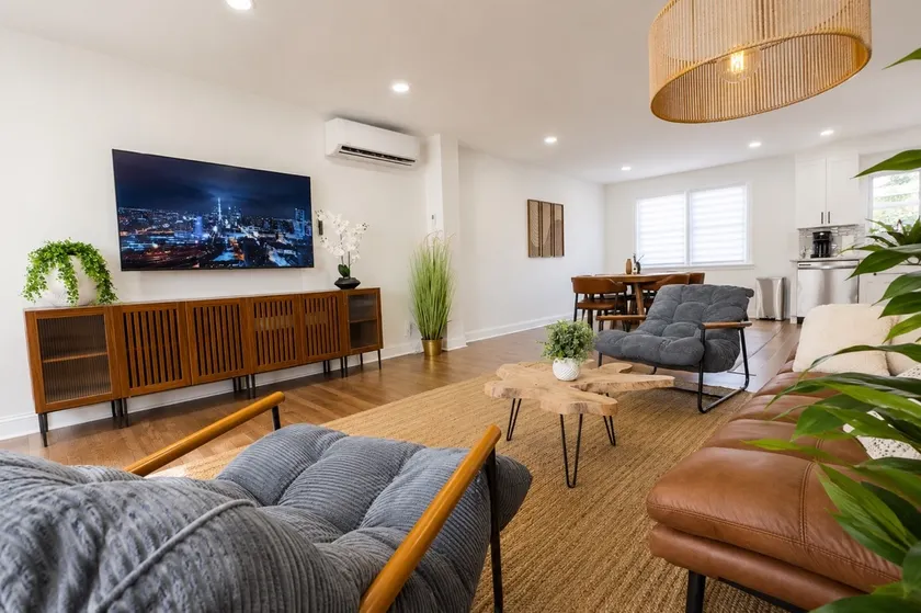 3BR Philly Home | Sleeps 10 | Parking + Jacuzzi - Image 1