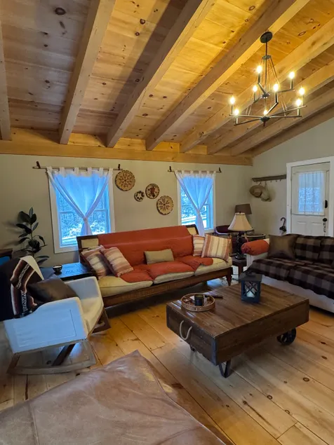 Warm and Charming Stay near Sugarloaf - Image 1