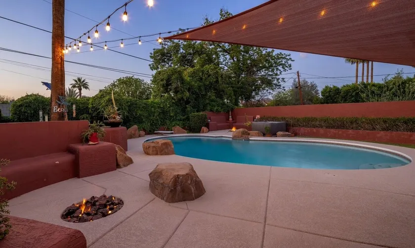 Oasis in Uptown Phoenix. Pool, Fire & Location - Image 1