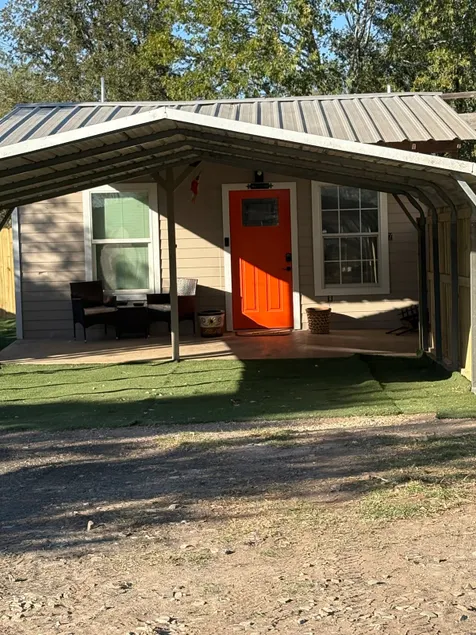 Orange cabin house Connect with nature - Image 1