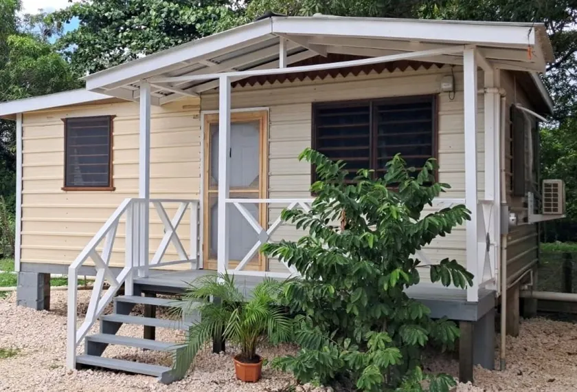 Delva's Villa - Cozy Home near Airport - Image 1
