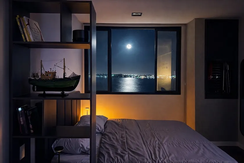Master Loft Studio | Where the River Meets the Sea - Image 1