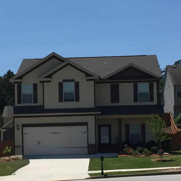 Comfortable 4 bedroom, 2.5 bathroom house in Lawrenceville - Image 1