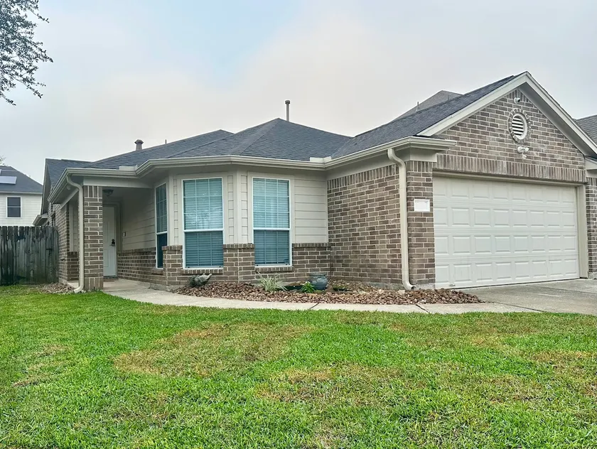 Cozy home near IAH! - Image 1