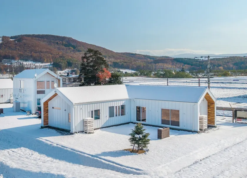 2025 Luxury Villa | 10 Beds | BBQ & Ski - Image 1