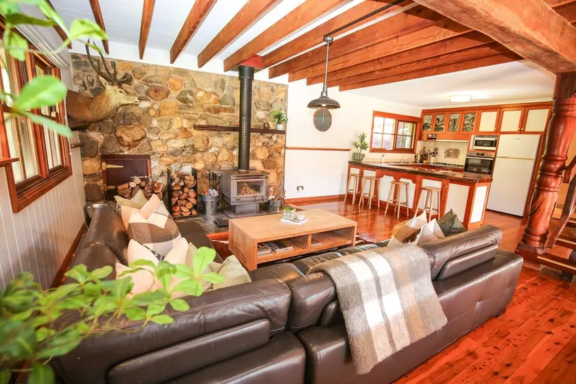 Nala Lodge - Alpine Retreat with views - Image 1