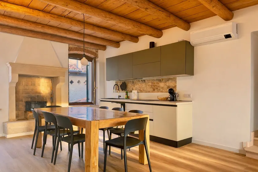 Pedemonte Valpolicella | Stone Home with entrance - Image 1