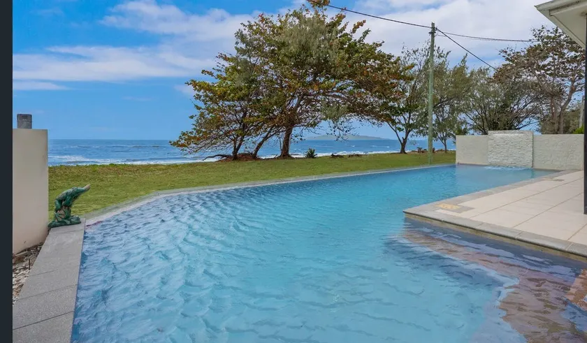 Beach House on Cay - Image 1
