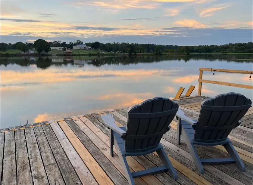 Lakefront House+Airstream | Dock, Kayaks &Fire Pit - Image 1
