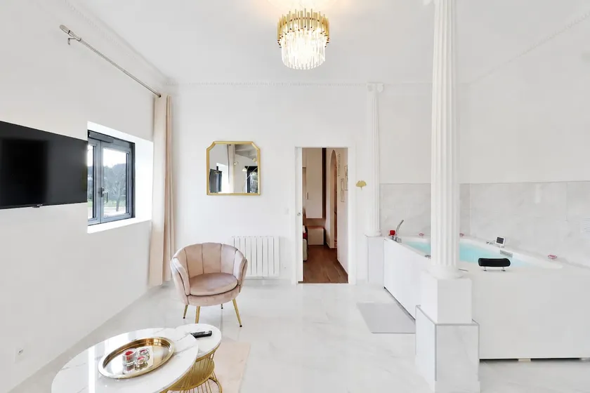 Olympian Suite - Private Balneo - Image 1