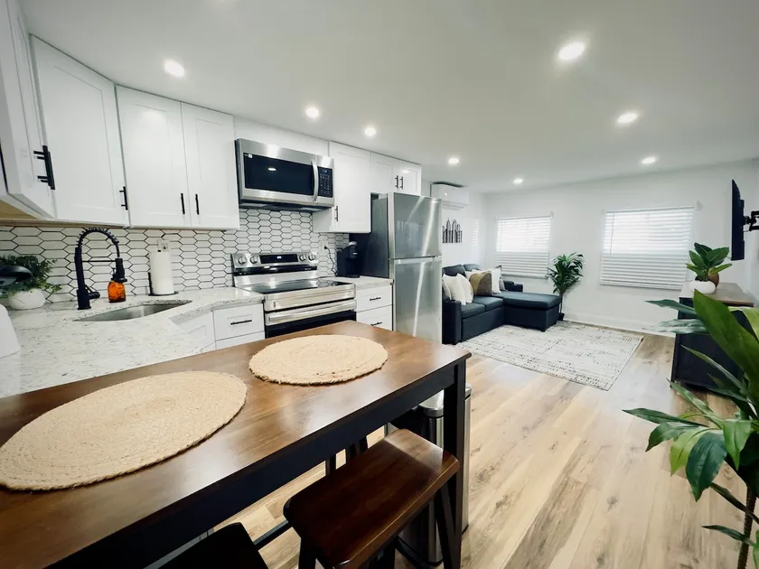 1BR Cozy | Rain Shower - Image 1