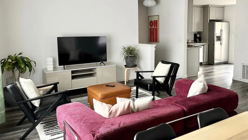 Lounge Like 2BR/2BA Home w/AC near Seattle Stadium - Image 1