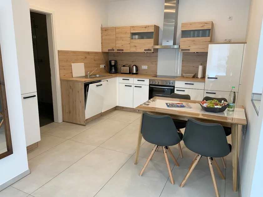 Modern apartment right on Lake Brombach - Image 1